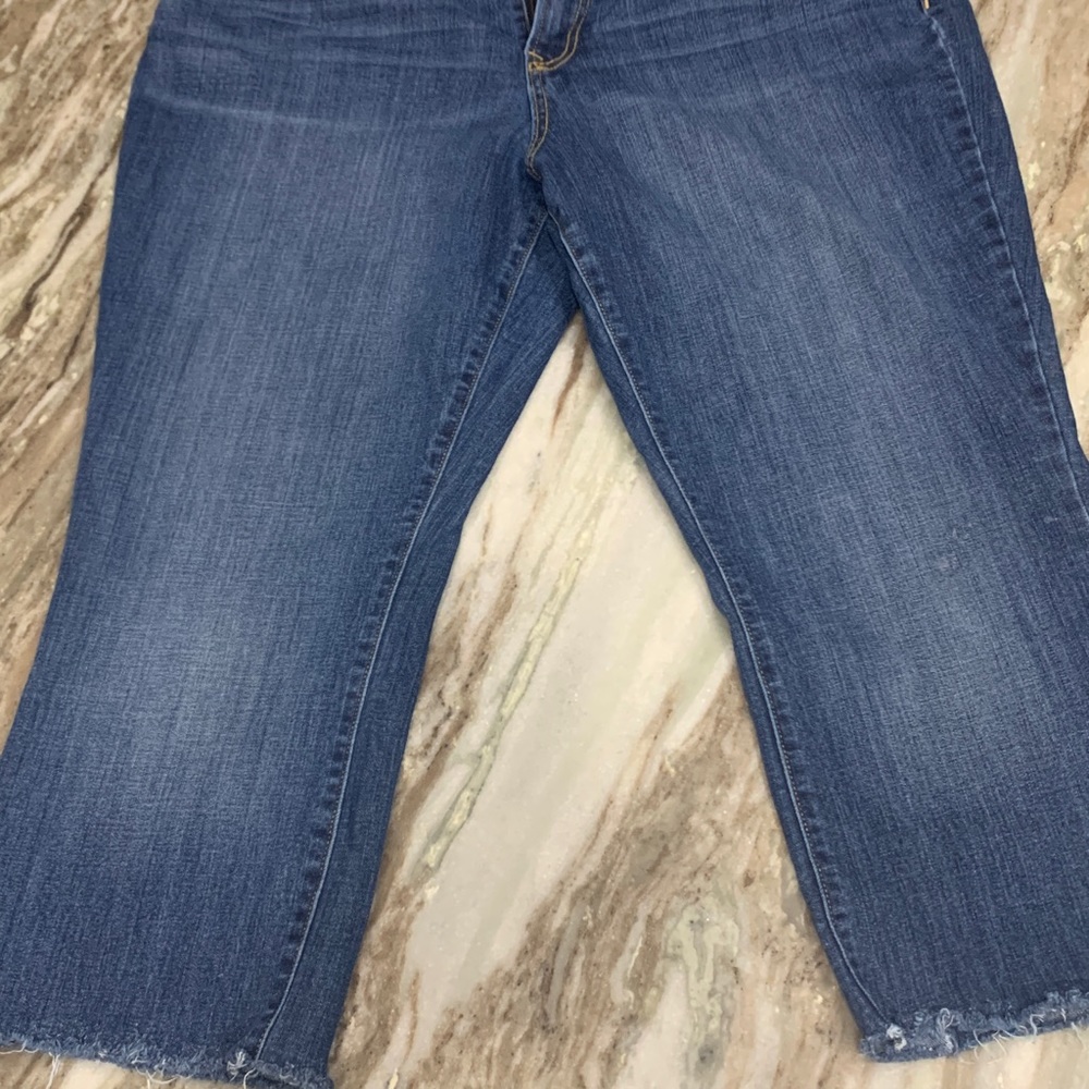 Old navy size 16 cropped jeans